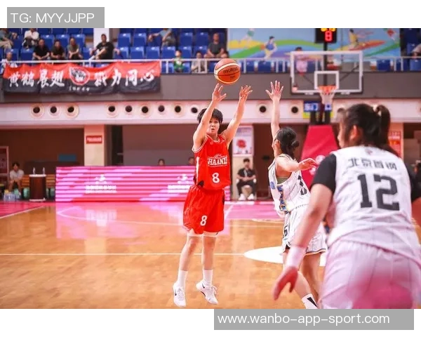 山东女篮终结广东14连胜江苏险胜武汉收获关键胜利